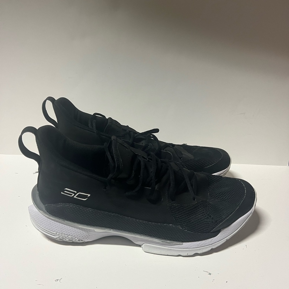 Men’s Under Armour Men's Team Curry 7 Basketball Shoes Black/Silver Size 15